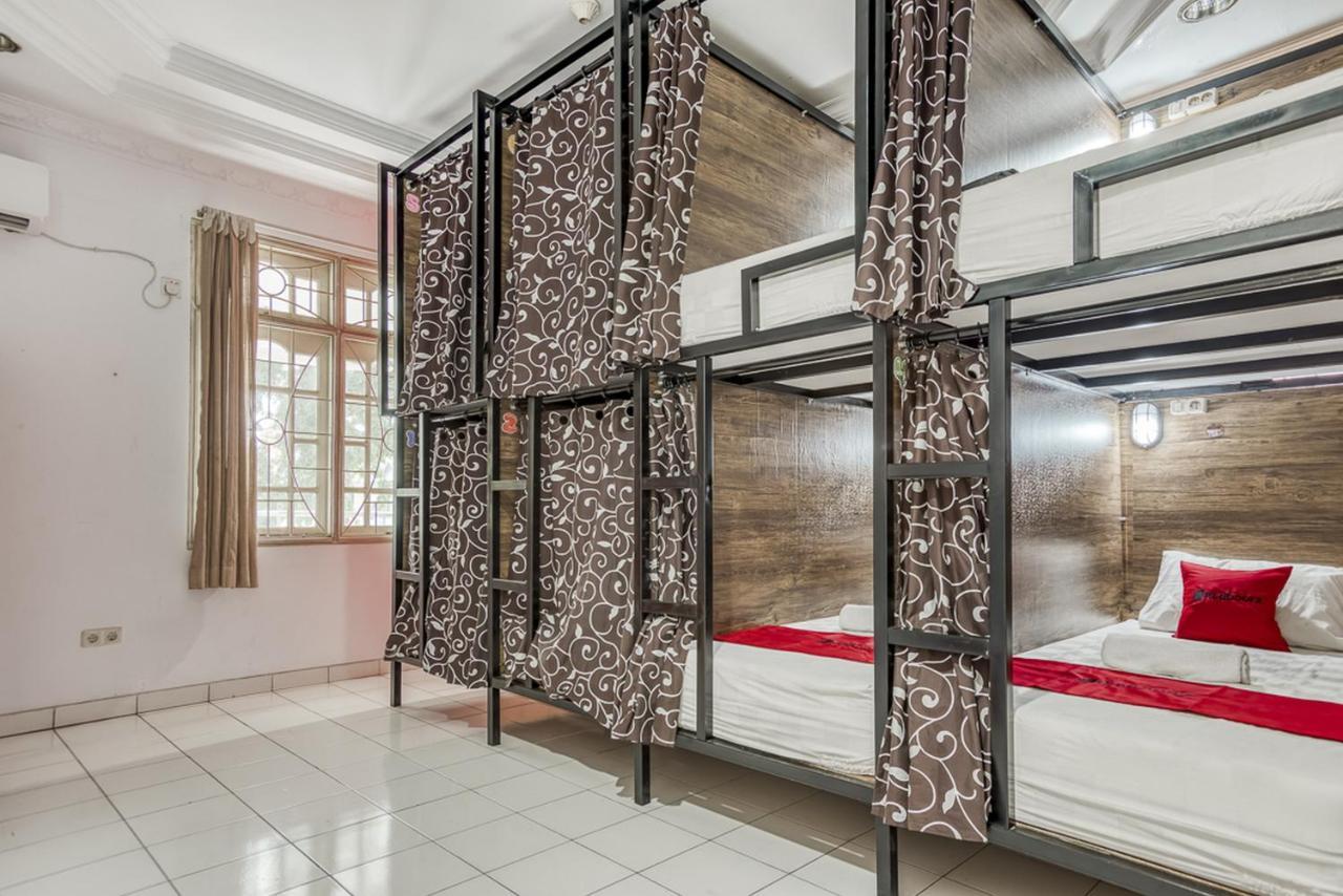 Reddoorz Hostel @ Feliz Noche Cengkareng Jacarta Exterior foto