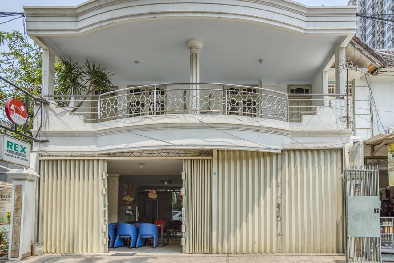 Reddoorz Hostel @ Feliz Noche Cengkareng Jacarta Exterior foto